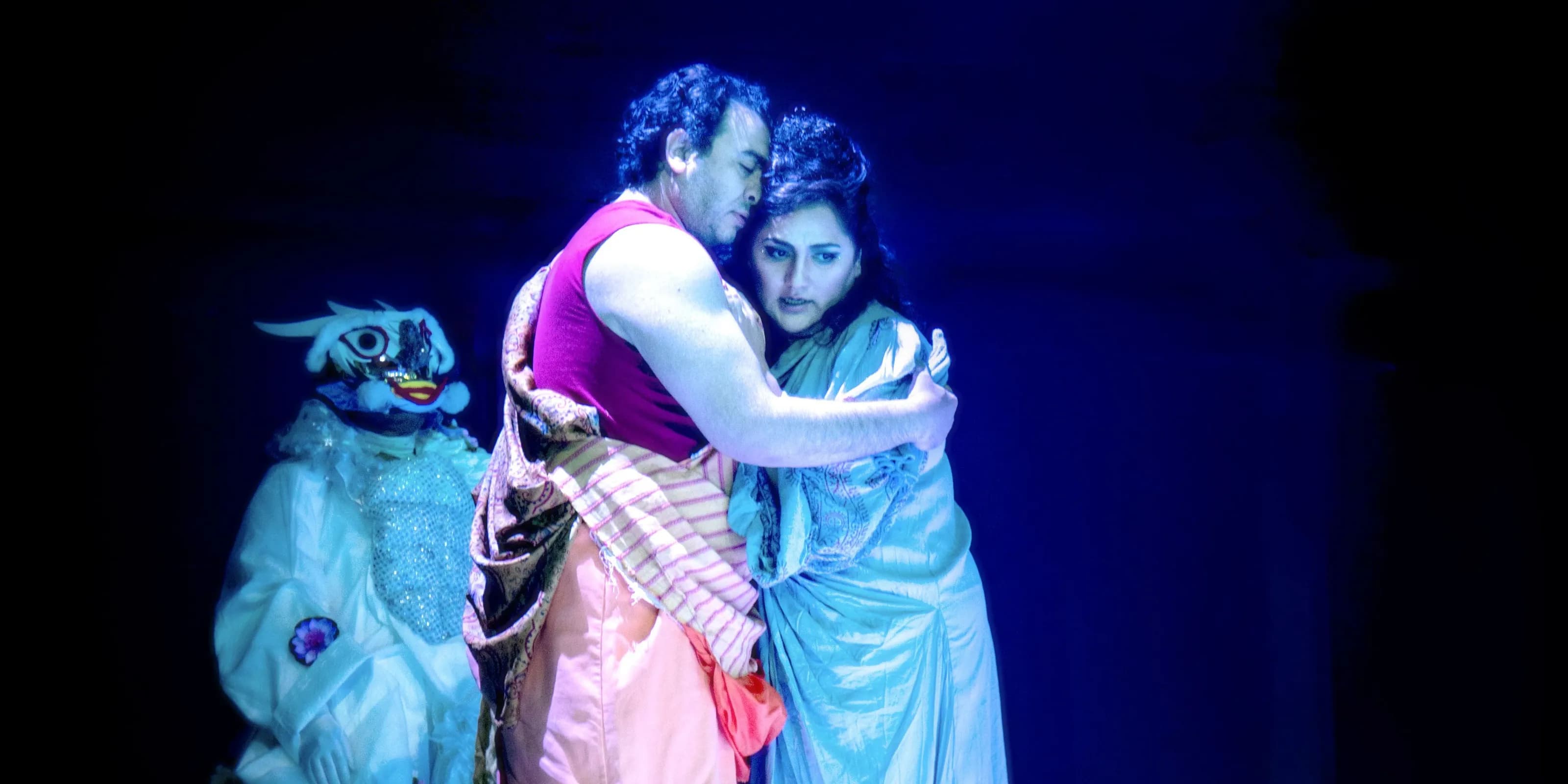 Umarmung auf der Bühne